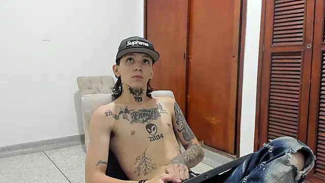 Snapshot of StraightBoy_Nick chatting on 03.15.26 StraightBoy Nick online show from 03.15.26