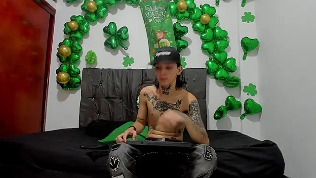 Snapshot of StraightBoy_Nick chatting on 03.17.26 StraightBoy Nick online show from 03.17.26