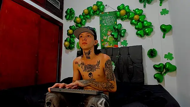 Snapshot of StraightBoy_Nick chatting on 03.21.26 StraightBoy Nick online show from 03.21.26