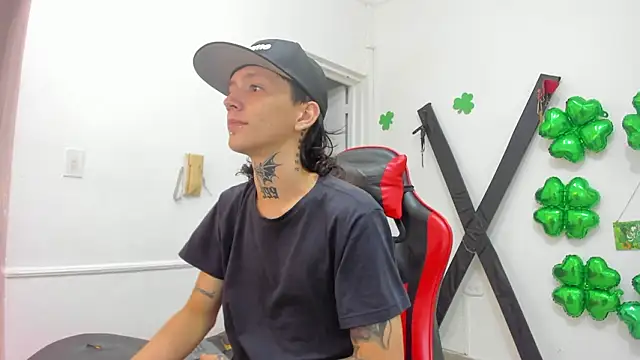 Snapshot of StraightBoy_Nick chatting on 03.25.26 StraightBoy Nick online show from 03.25.26