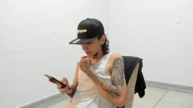 Snapshot of StraightBoy_Nick chatting on 03.26.26 StraightBoy Nick online show from 03.26.26