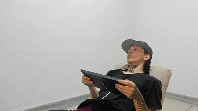 Snapshot of StraightBoy_Nick chatting on 03.27.26 StraightBoy Nick online show from 03.27.26