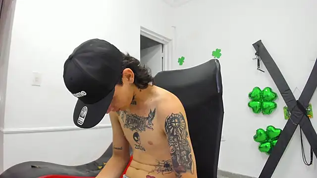 Snapshot of StraightBoy_Nick chatting on 03.28.26 StraightBoy Nick online show from 03.28.26