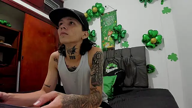 Snapshot of StraightBoy_Nick chatting on 03.31.26 StraightBoy Nick online show from 03.31.26