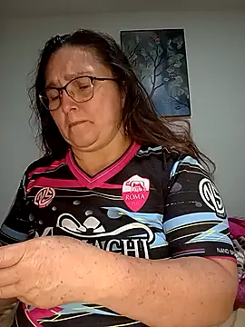 Snapshot of Kasandra_000 chatting on 12.22.25 Kasandra 000 online show from 12.22.25