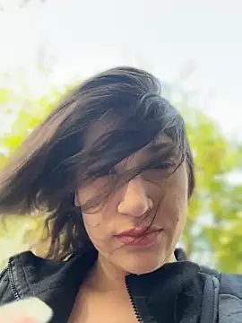 ScarletBloom  online show from 04.26.26