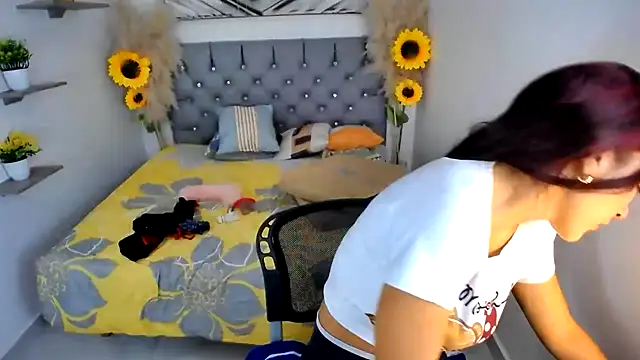 Snapshot of wild_couple_sex_69 chatting on 05.19.26 wild couple sex 69 online show from 05.19.26