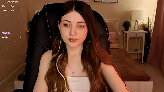 Snapshot of Kimmie_shine chatting on 06.23.26 Kimmie shine online show from 06.23.26