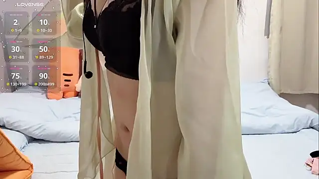 Snapshot of Yingbao-Baby chatting on 11.19.25 Yingbao-Baby online show from 11.19.25