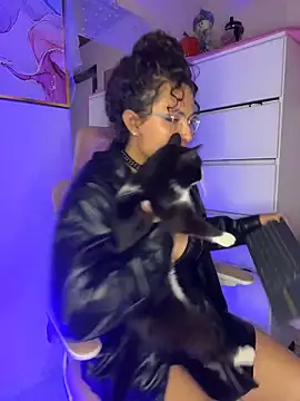 Snapshot of Dannaa_Lovs chatting on 10.11.25 Dannaa Lovs online show from 10.11.25