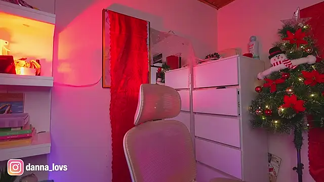 Snapshot of Dannaa_Lovs chatting on 11.24.25 Dannaa Lovs online show from 11.24.25