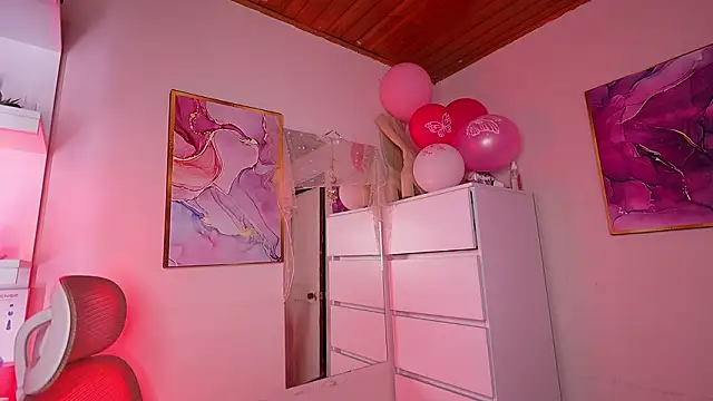 Dannaa Lovs online show from 02.26.26