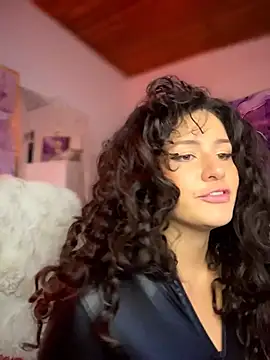 Dannaa Lovs online show from 04.24.26