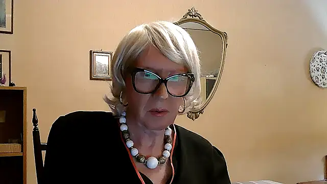 Snapshot of ROBY_SWEETHOT chatting on 09.29.25 ROBY SWEETHOT online show from 09.29.25