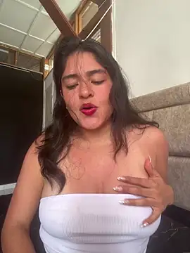 EmilyNoir1 online show from 06.12.26