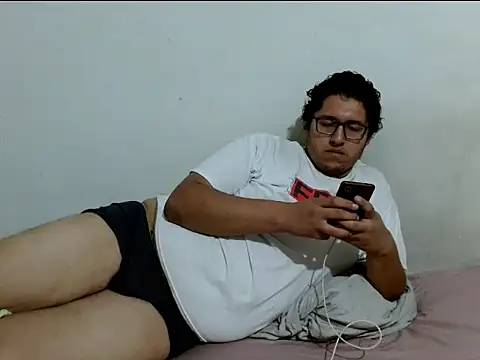 Snapshot of MeisanPaul chatting on 10.02.25 MeisanPaul online show from 10.02.25