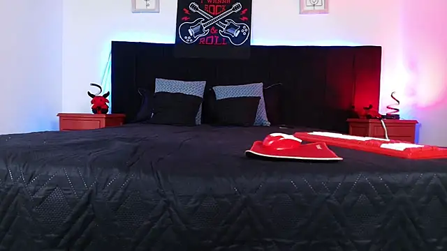 Alisse Moore online show from 03.05.26