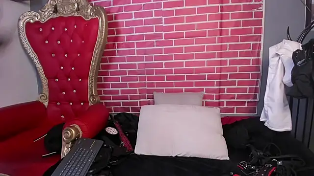 Snapshot of LiliThara chatting on 06.11.26 LiliThara online show from 06.11.26