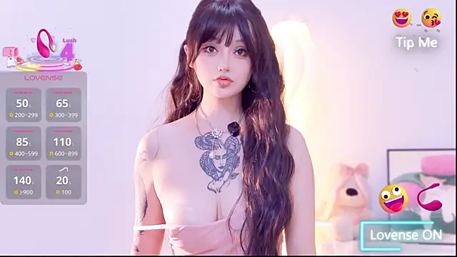 Snapshot of Miya-222 chatting on 12.15.25 Miya-222 online show from 12.15.25