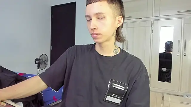 spacehumanz online show from 12.17.25