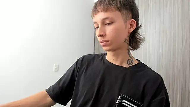 spacehumanz online show from 02.25.26