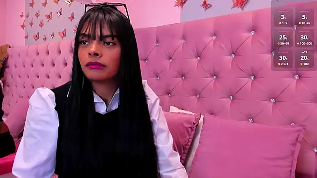 Snapshot of EmmaEbony_ chatting on 09.11.25 EmmaEbony  online show from 09.11.25