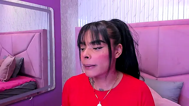 Snapshot of EmmaEbony_ chatting on 09.18.25 EmmaEbony  online show from 09.18.25