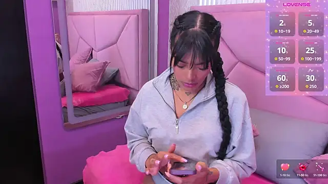 EmmaEbony  online show from 11.25.25