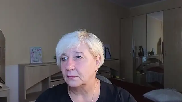 Snapshot of Milana_Milky chatting on 09.11.25 Milana Milky online show from 09.11.25