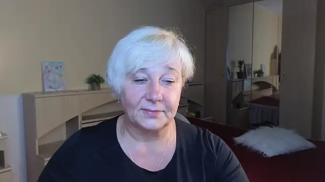 Snapshot of Milana_Milky chatting on 09.18.25 Milana Milky online show from 09.18.25