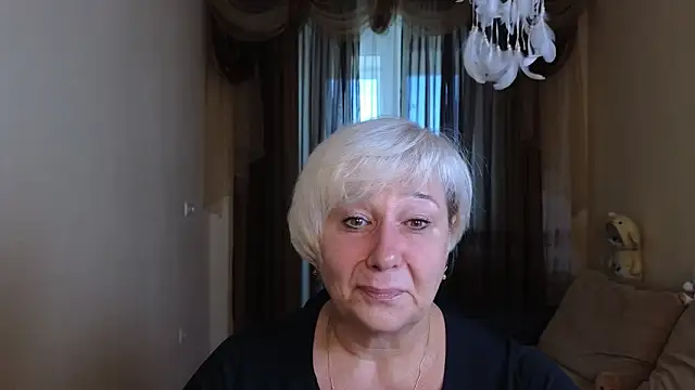 Snapshot of Milana_Milky chatting on 10.02.25 Milana Milky online show from 10.02.25