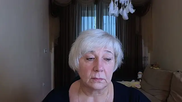 Snapshot of Milana_Milky chatting on 10.31.25 Milana Milky online show from 10.31.25