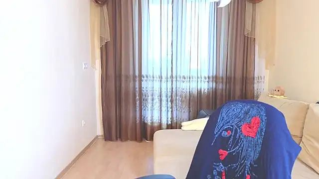 Snapshot of Milana_Milky chatting on 11.04.25 Milana Milky online show from 11.04.25