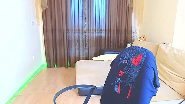 Snapshot of Milana_Milky chatting on 11.11.25 Milana Milky online show from 11.11.25