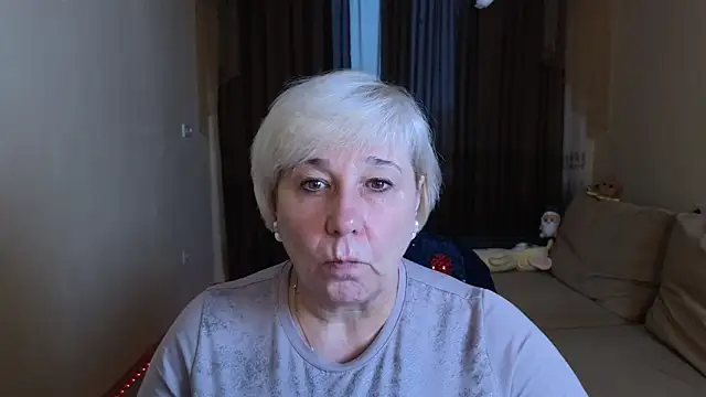 Snapshot of Milana_Milky chatting on 11.13.25 Milana Milky online show from 11.13.25