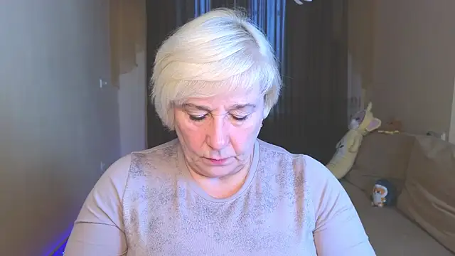 Snapshot of Milana_Milky chatting on 11.27.25 Milana Milky online show from 11.27.25