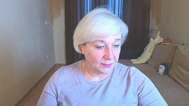 Snapshot of Milana_Milky chatting on 11.30.25 Milana Milky online show from 11.30.25