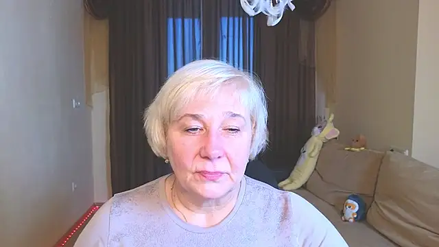 Snapshot of Milana_Milky chatting on 12.16.25 Milana Milky online show from 12.16.25