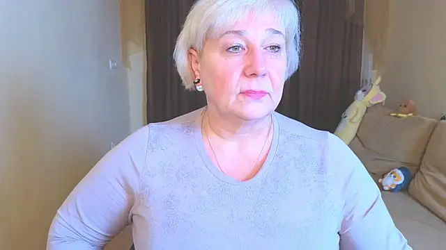 Snapshot of Milana_Milky chatting on 12.17.25 Milana Milky online show from 12.17.25