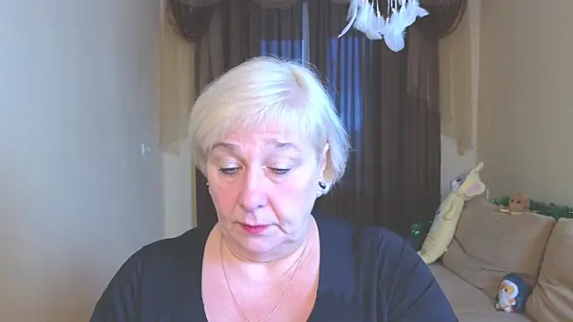 Snapshot of Milana_Milky chatting on 12.23.25 Milana Milky online show from 12.23.25