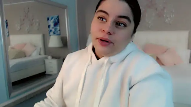 Snapshot of maddissonivanova chatting on 04.17.26 maddissonivanova online show from 04.17.26