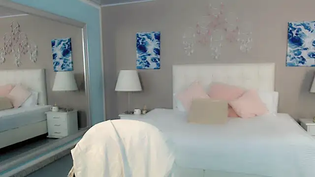 Snapshot of maddissonivanova chatting on 04.18.26 maddissonivanova online show from 04.18.26
