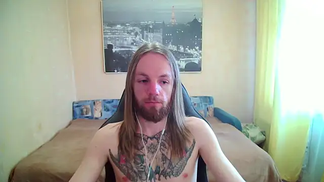 Snapshot of AdamDickens chatting on 07.11.26 AdamDickens online show from 07.11.26