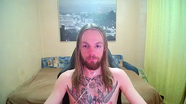 Snapshot of AdamDickens chatting on 07.12.26 AdamDickens online show from 07.12.26