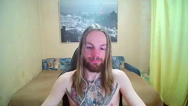 Snapshot of AdamDickens chatting on 07.25.26 AdamDickens online show from 07.25.26