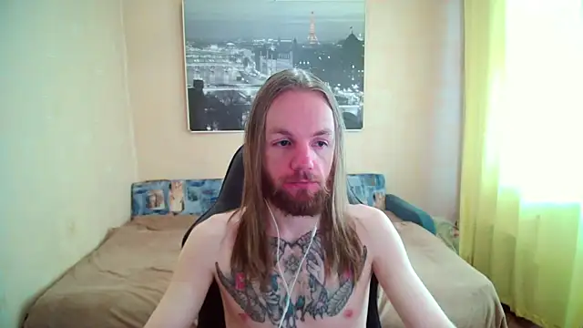 Snapshot of AdamDickens chatting on 07.26.26 AdamDickens online show from 07.26.26