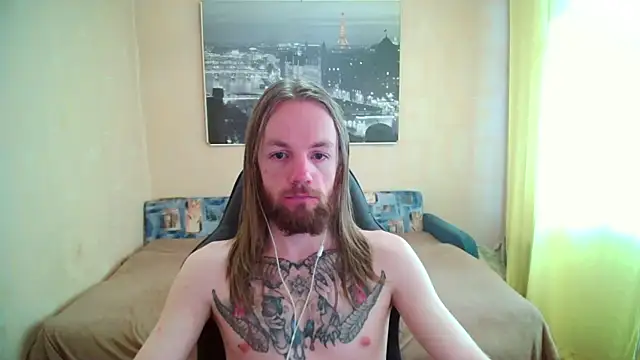 Snapshot of AdamDickens chatting on 07.28.26 AdamDickens online show from 07.28.26