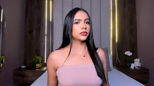 LucySalvatore  online show from 09.10.25