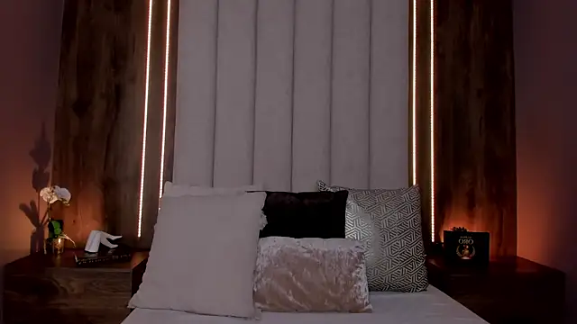 LucySalvatore  online show from 06.20.26
