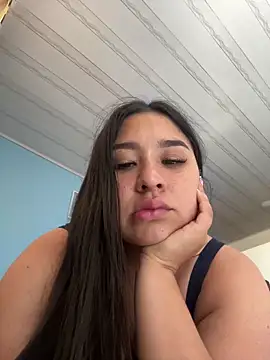 Snapshot of BELLAALEJA chatting on 09.28.25 BELLAALEJA online show from 09.28.25